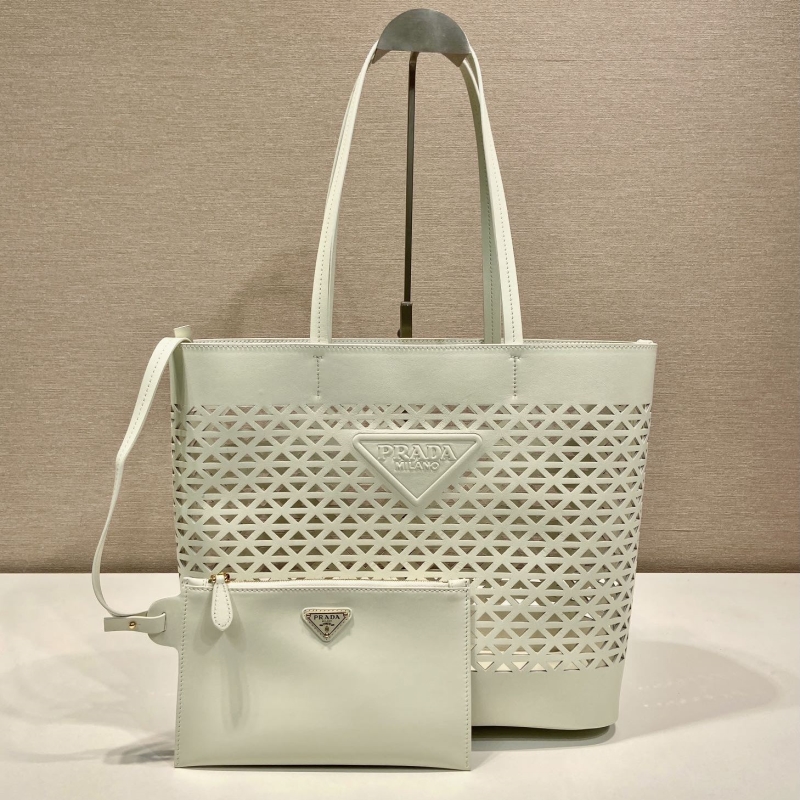 Pra*a tote bags
